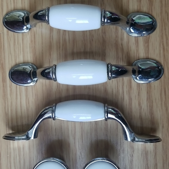 White and Silver Cabinet Hardware 5 Knobs 3 Pulls - Picture 3 of 5